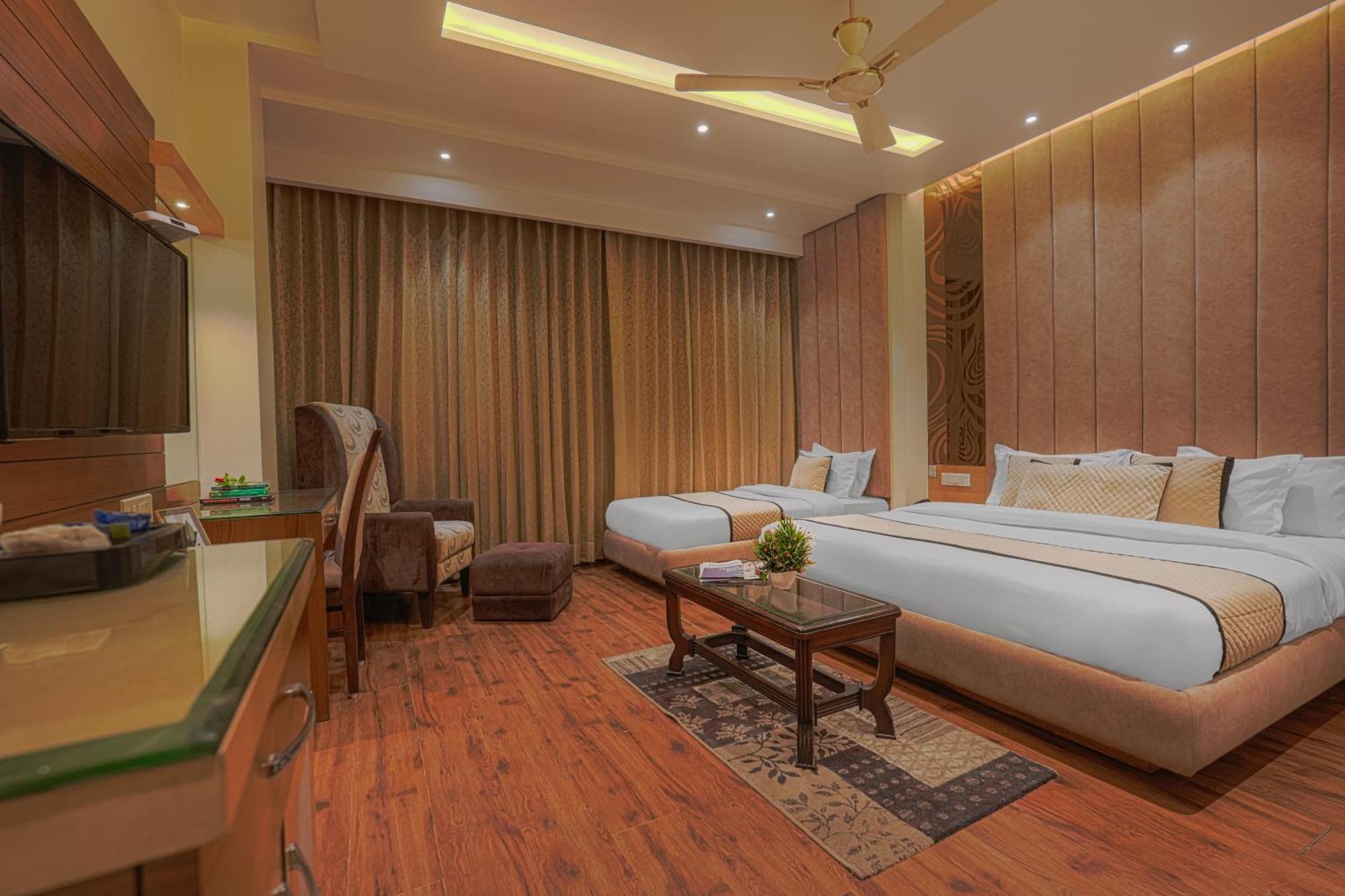 Csjs Inn Hotel Amritsar Extérieur photo
